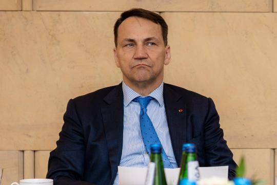 波兰外长呼吁马斯克限制俄罗斯使用星链 马斯克发文回击