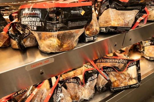 Costco被指烤鸡“无防腐剂”标示存误导风险 遭拟议集体诉讼