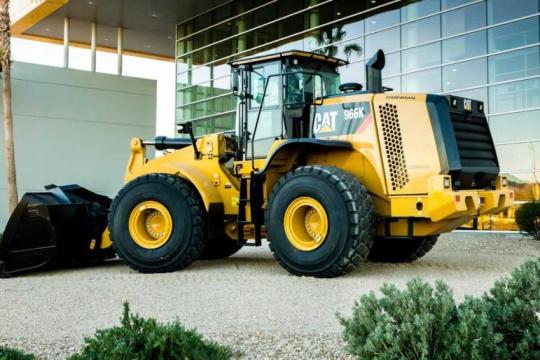 标普500回调之际工业板块相对抗跌 期权策略聚焦卡特彼勒