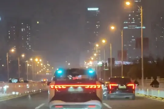 系统故障致百度Apollo Go多辆无人驾驶出租车在武汉路中停驶