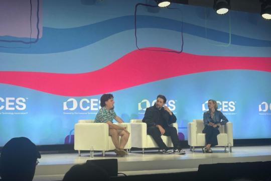 Oculus创始人拉基在CES谈“科技怀旧”：复古设计或成未来方向