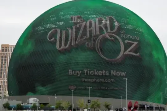 拉斯维加斯Sphere剧场《绿野仙踪》票房突破2.9亿美元；詹姆斯·多兰透露今年晚些时候将推出“增强版”含新场景和4D特效
