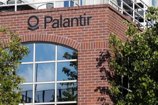 纽约市公立医院系统将终止与Palantir合作，英国业务扩张引发隐私审查