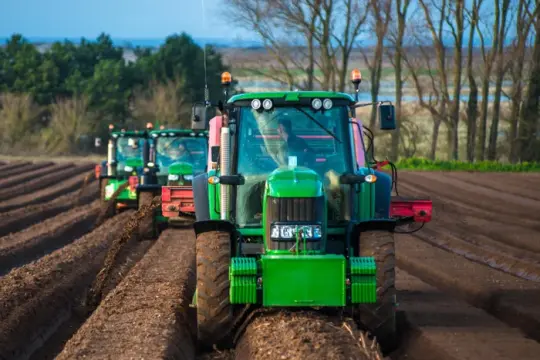 雅苒国际CEO警告：伊朗冲突若长期化或冲击全球粮食供应，霍尔木兹海峡关闭一年将“灾难性”
