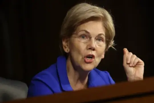 伊丽莎白·沃伦称派拉蒙与华纳兄弟探索合并为“反垄断灾难”，质疑特朗普影响力