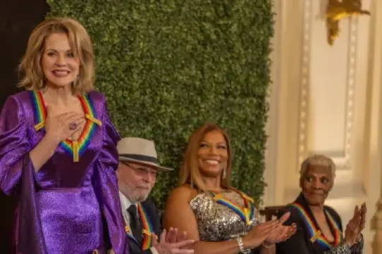 蕾妮·弗莱明取消肯尼迪中心五月演出