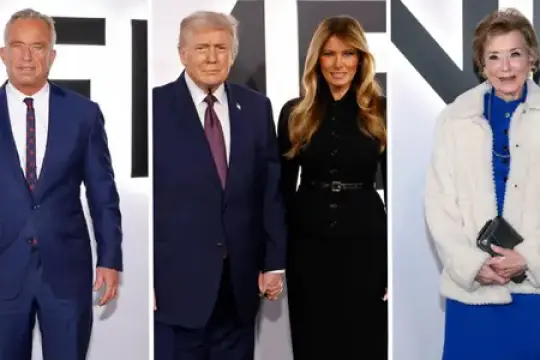 梅拉尼娅·特朗普电影首映礼上的惊喜色彩：蓝色成为主调