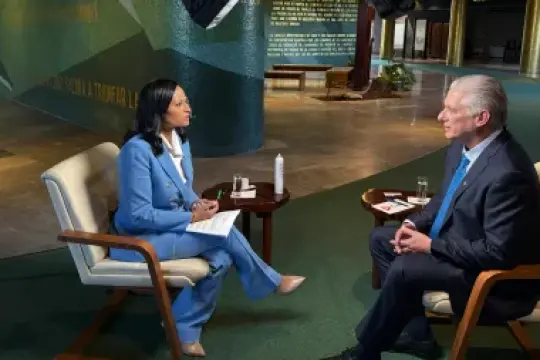 NBC新闻《见面新闻》主持人克里斯汀·韦尔克独家采访古巴总统米格尔·迪亚斯-卡内尔
