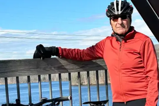 我87岁，定期锻炼，感觉和40年前一样健康