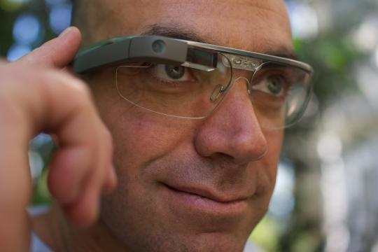 谷歌拟于2026年推出Gemini AI眼镜，智能眼镜赛道再度升温