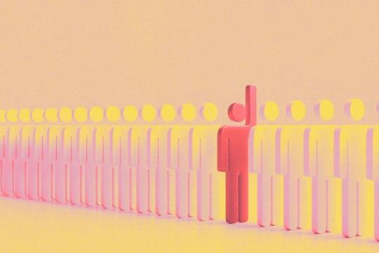 在不确定就业环境中保持“最佳独特性”：一条无需重启的职业路径