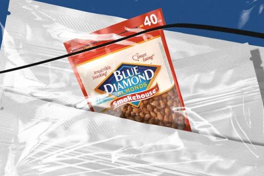 蓝钻烟熏味杏仁包装设计引发消费者使用困扰