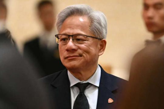 黄仁勋：Nvidia高端AI芯片对华市场或将“逐步开放”