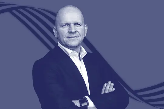 万事达卡CEO米巴赫：全球消费保持韧性 支付正迈向“无感结账”