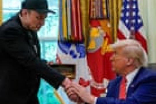 马斯克政治风波、AI投资潮与澳大利亚社媒禁令：2025年科技大事件回顾