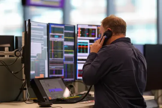 伊朗被曝“秘密接触”寻求结束冲突 欧洲股市反弹、油气回落