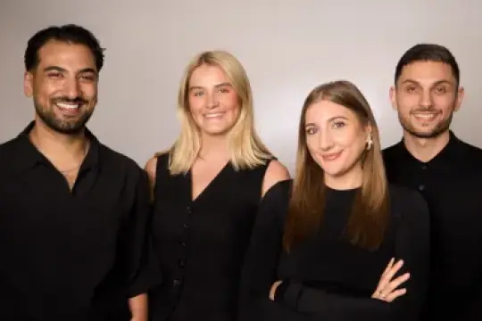 英国经纪公司YMU娱乐部门五人晋升