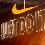 耐克股价大幅回调 引发期权保护性策略关注