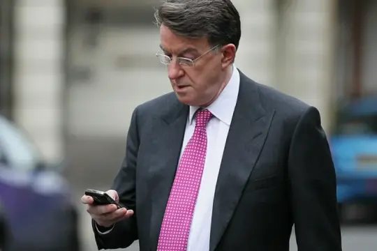 爱泼斯坦邮件显示：曼德尔森离任后曾推动游说业务接触俄中多家国有机构