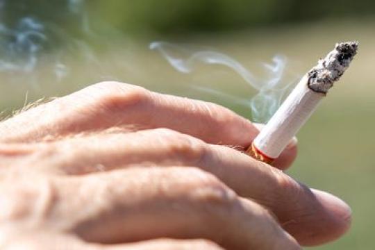 吸烟会导致不可逆的眼部损伤，原因详解