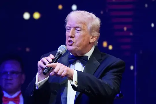 特朗普推迟对软体家具及厨房橱柜关税上调