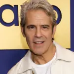 安迪·科恩在SXSW上谈《罗德岛真主妇》和他的新Bravoverse虚拟形象：“我爱我的AI形象”