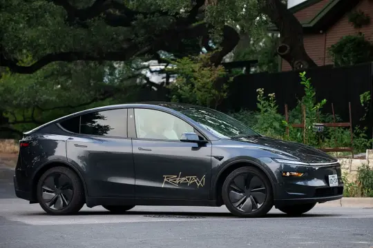 特斯拉在奥斯汀启动无安全驾驶员机器人出租车试运营