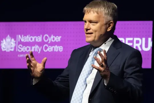 网络安全机构警告：中国相关黑客利用日常联网设备针对英国企业