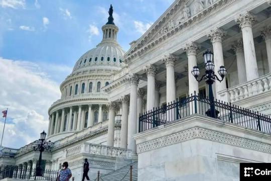 参议员寻求以稳定币收益妥协推动停滞的加密监管清晰法案
