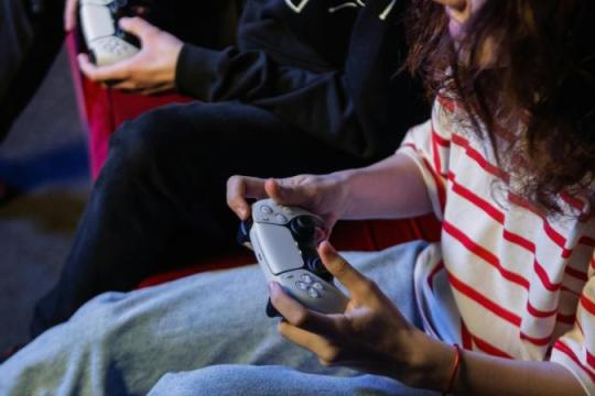 微软或调整Xbox独占策略：旗舰游戏或将登陆Steam等平台