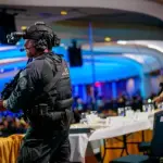 枪声响起时的舞厅内情，总统特朗普被紧急护送，记者们争相报道事件