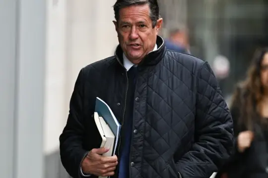 美国爱泼斯坦调查新解封文件提及对前巴克莱CEO Jes Staley的强奸指控