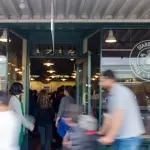 星巴克首家门店员工申请工会选举，首份合同谈判仍陷僵局