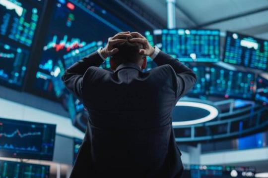 美股受通胀与就业数据拖累走低 道指创三个半月新低