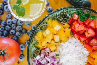 研究称每日食用鳄梨和芒果或有助改善糖尿病前期人群血管功能