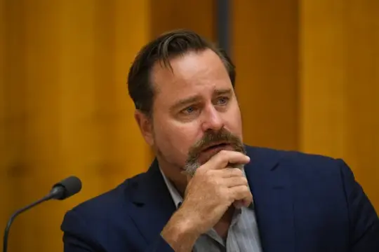 参议院调查称气候错误信息加剧澳大利亚社区冲突，建议强化平台责任监管