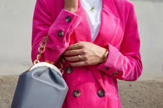 造型师分享：5件值得投资的单品与4件适合低价购买的服饰