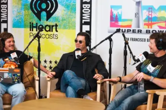 亚当·德瓦恩、安德斯·霍尔姆与布莱克·安德森的《这很重要》播客与iHeartPodcasts签订多年续约协议