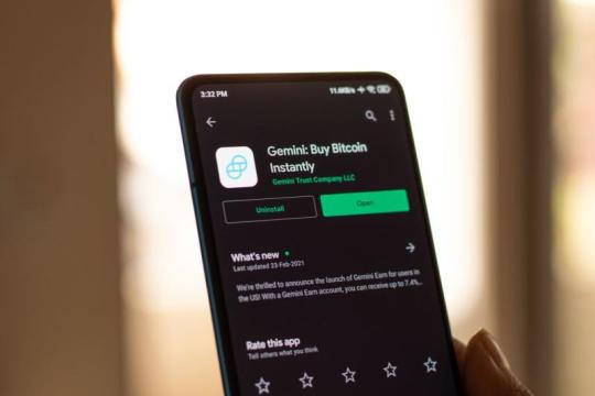 温克莱沃斯兄弟宣布1亿美元战略投资 Gemini 股价盘中大涨