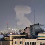 伊朗称若美方打击其发电厂将报复中东水利与能源设施，并威胁关闭霍尔木兹海峡