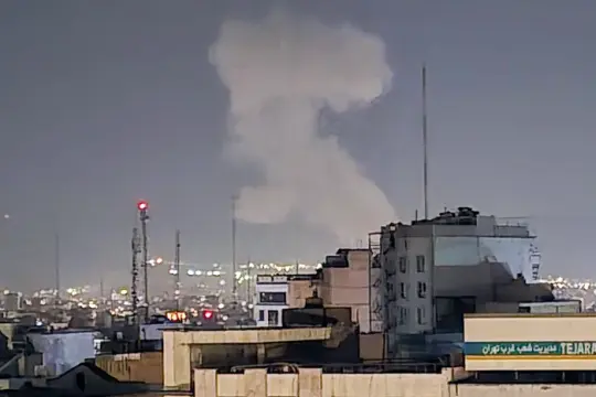 伊朗称若美方打击其发电厂将报复中东水利与能源设施，并威胁关闭霍尔木兹海峡