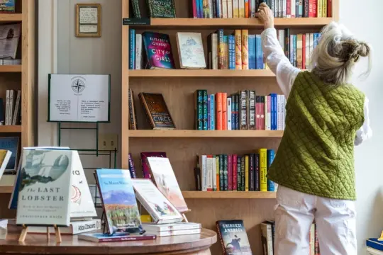 独立书店数量回升：2025年新开业约422家，大型连锁仍主导零售市场