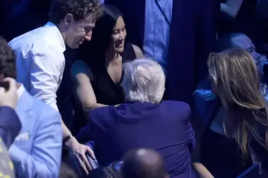 UFC选手在白宫获胜后高喊“米歇尔·奥巴马是男人”