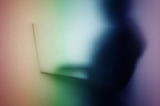 反LGBTQ+情绪抬头下：更多美国职场员工选择隐藏身份