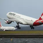 喷气燃料价格飙升加剧成本压力，澳航与维珍澳大利亚上调票价并缩减航班