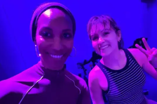 我参加了第一次线下Peloton课程，感觉像是一次专属盛会——这正是它的意义所在