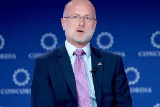 特朗普任命的联邦通信委员会主席威胁广播许可证，因总统对伊朗战争新闻报道发飙