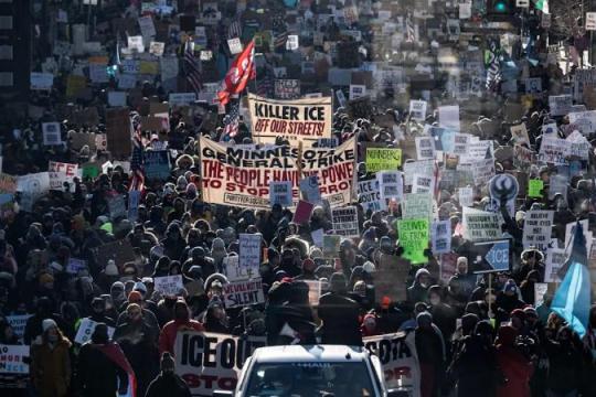 明尼苏达州多家大型企业CEO联名呼吁“立即缓和紧张局势” 引发回应与质疑