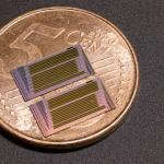 面向AI数据中心的更快连接：可量产光学微芯片或成关键方案