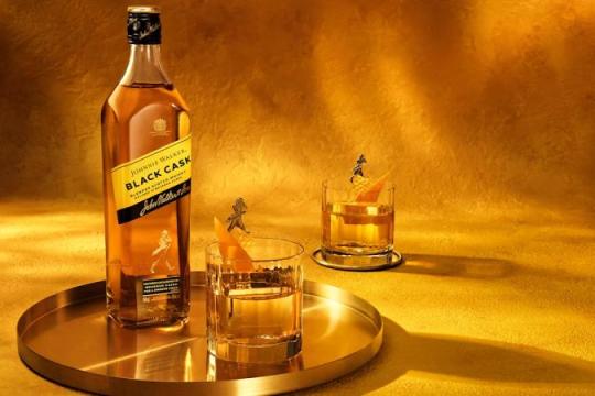尊尼获加推全新“黑桶”苏格兰威士忌 锁定波本饮用者